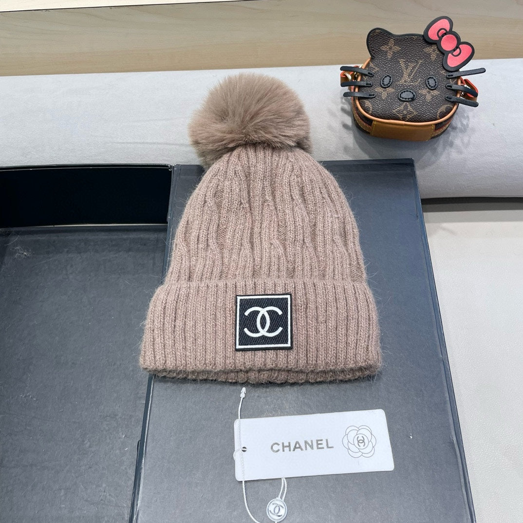 CHANEL BEANIE HAT IN LIGHT BROWN WOOL 422175