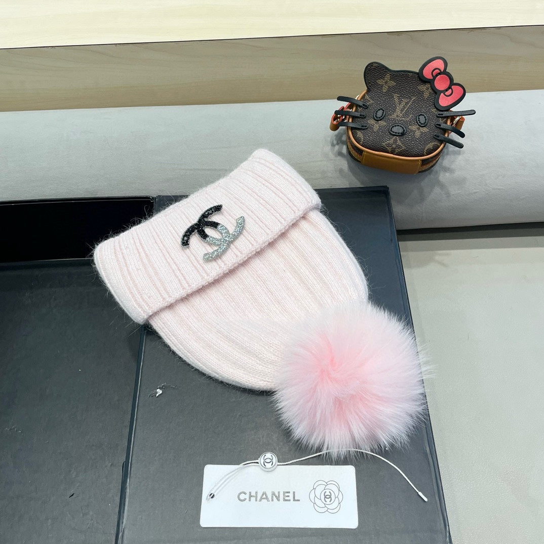 CHANEL BEANIE HAT IN LIGHT PINK WOOL 426232