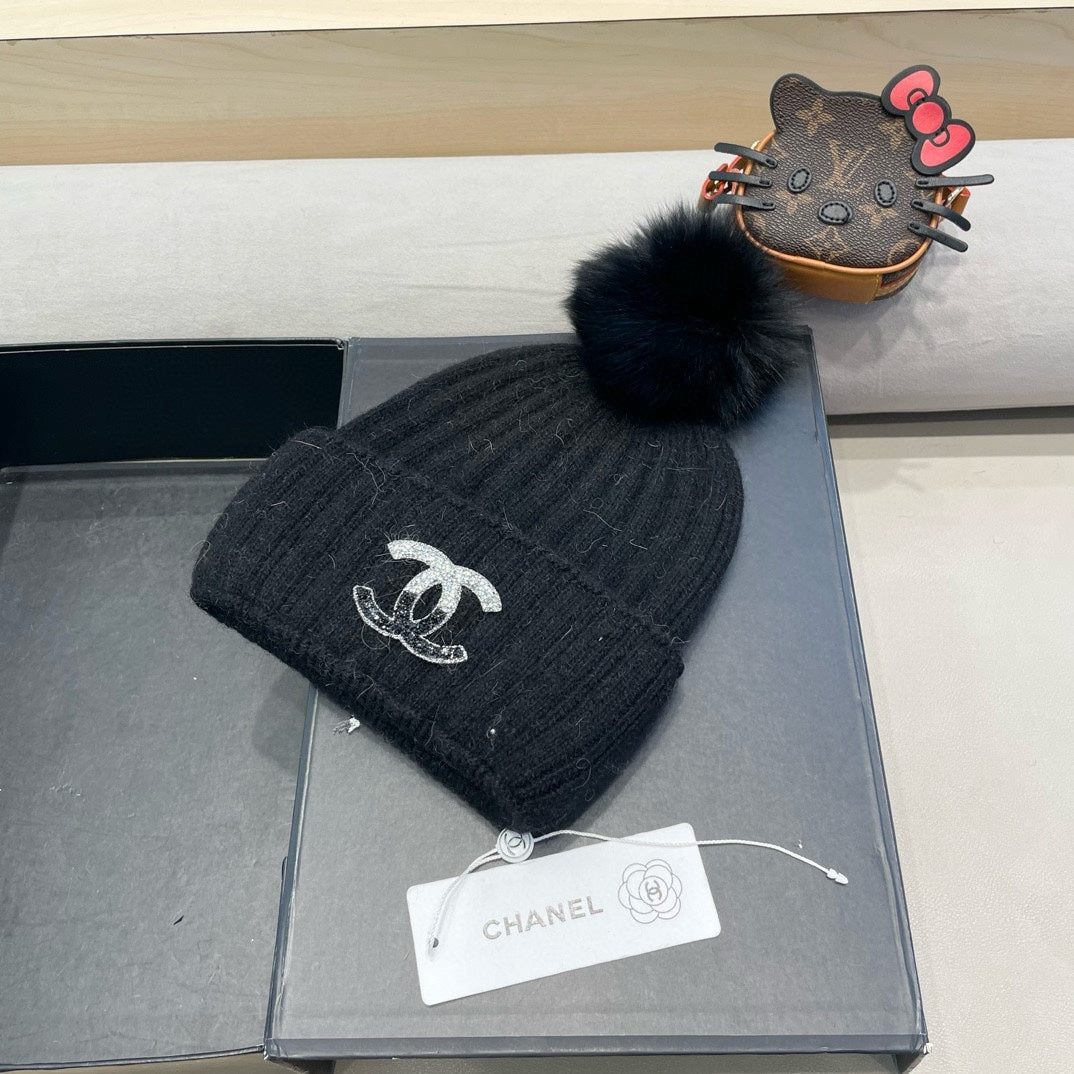 CHANEL BEANIE HAT IN BLACK WOOL 426234