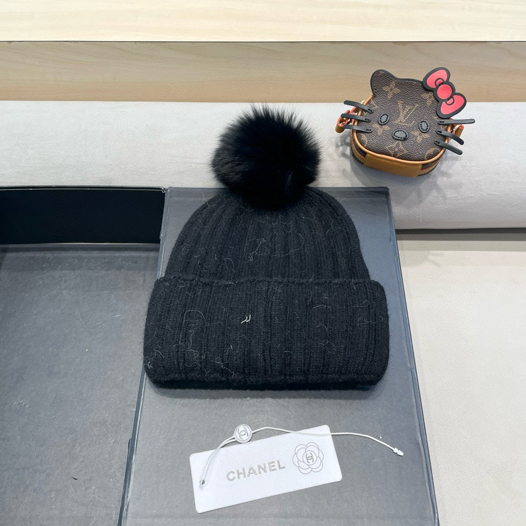 CHANEL BEANIE HAT IN BLACK WOOL 426234