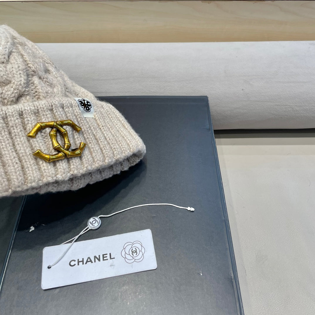 CHANEL BEANIE HAT IN CYSTER TAN WOOL 431706