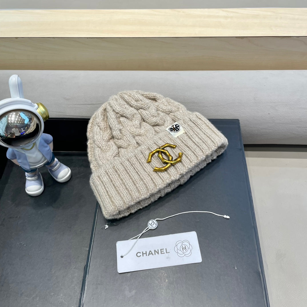 CHANEL BEANIE HAT IN CYSTER TAN WOOL 431706