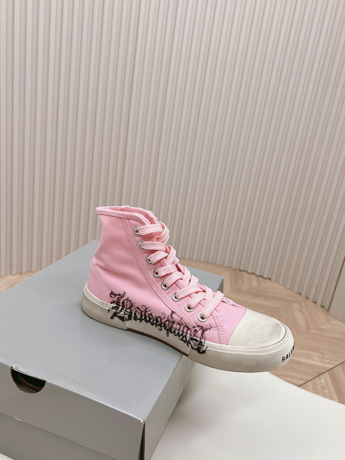 Balanciaga HIGH-TOP SNEAKERS GRAFFITI IN PINK CANVAS