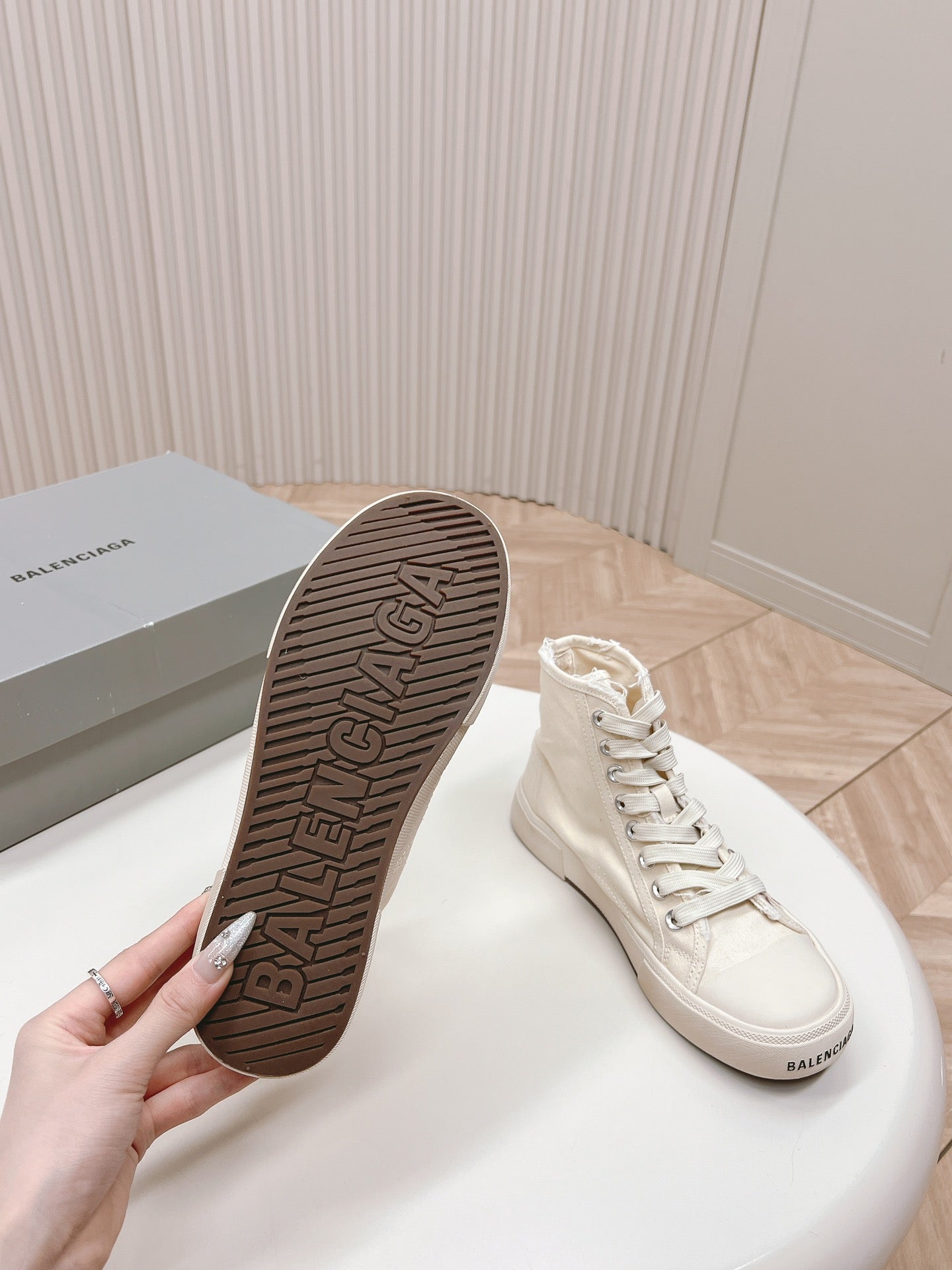 Balanciaga WHITE CANVAS HIGH-TOP SNEAKERS LOGO GRAFFITI