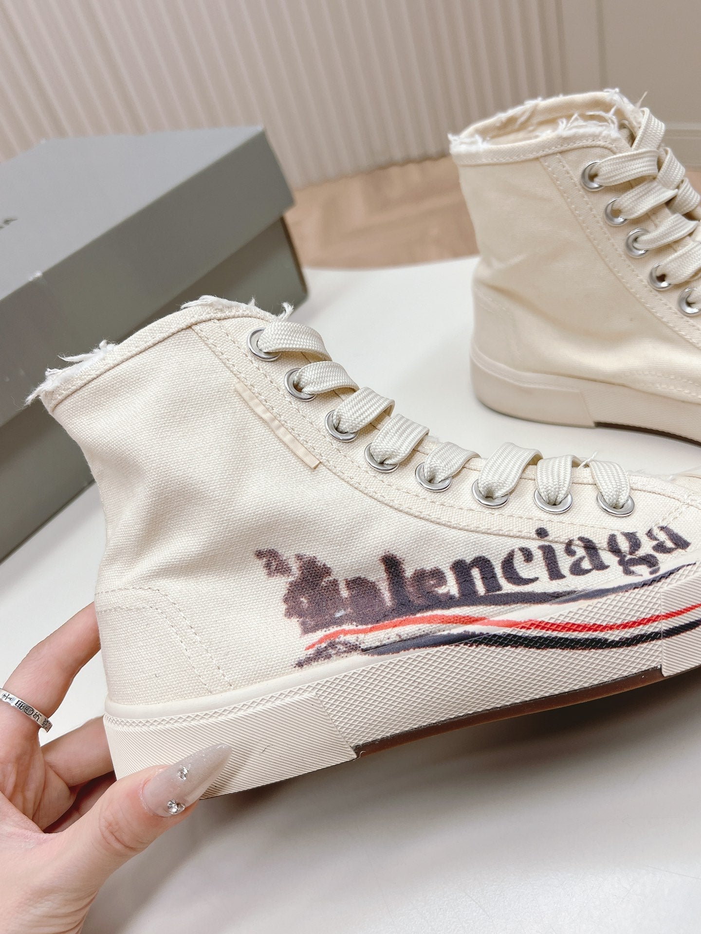 Balanciaga WHITE CANVAS HIGH-TOP SNEAKERS LOGO GRAFFITI