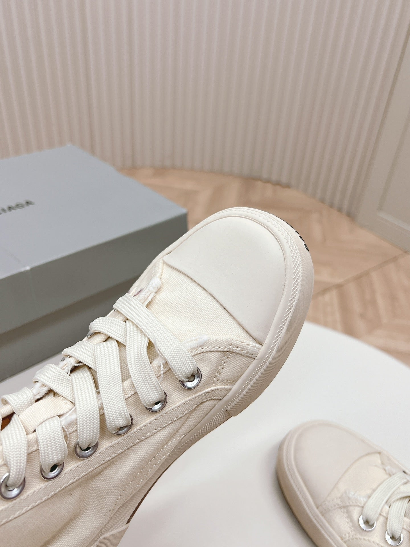 Balanciaga WHITE CANVAS HIGH-TOP SNEAKERS LOGO GRAFFITI