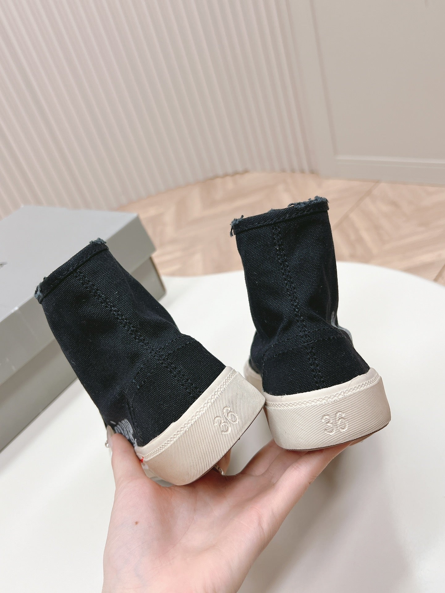 Balanciaga BLACK CANVAS HIGH-TOP SNEAKERS LOGO GRAFFITI