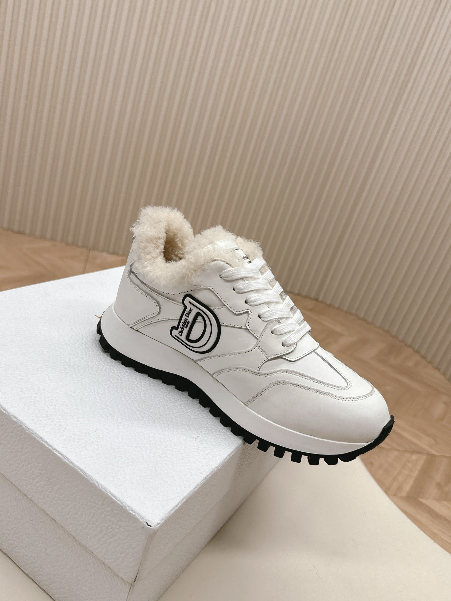 DIOR C'est DIOR Sneaker Fleece Lining White Lambskin