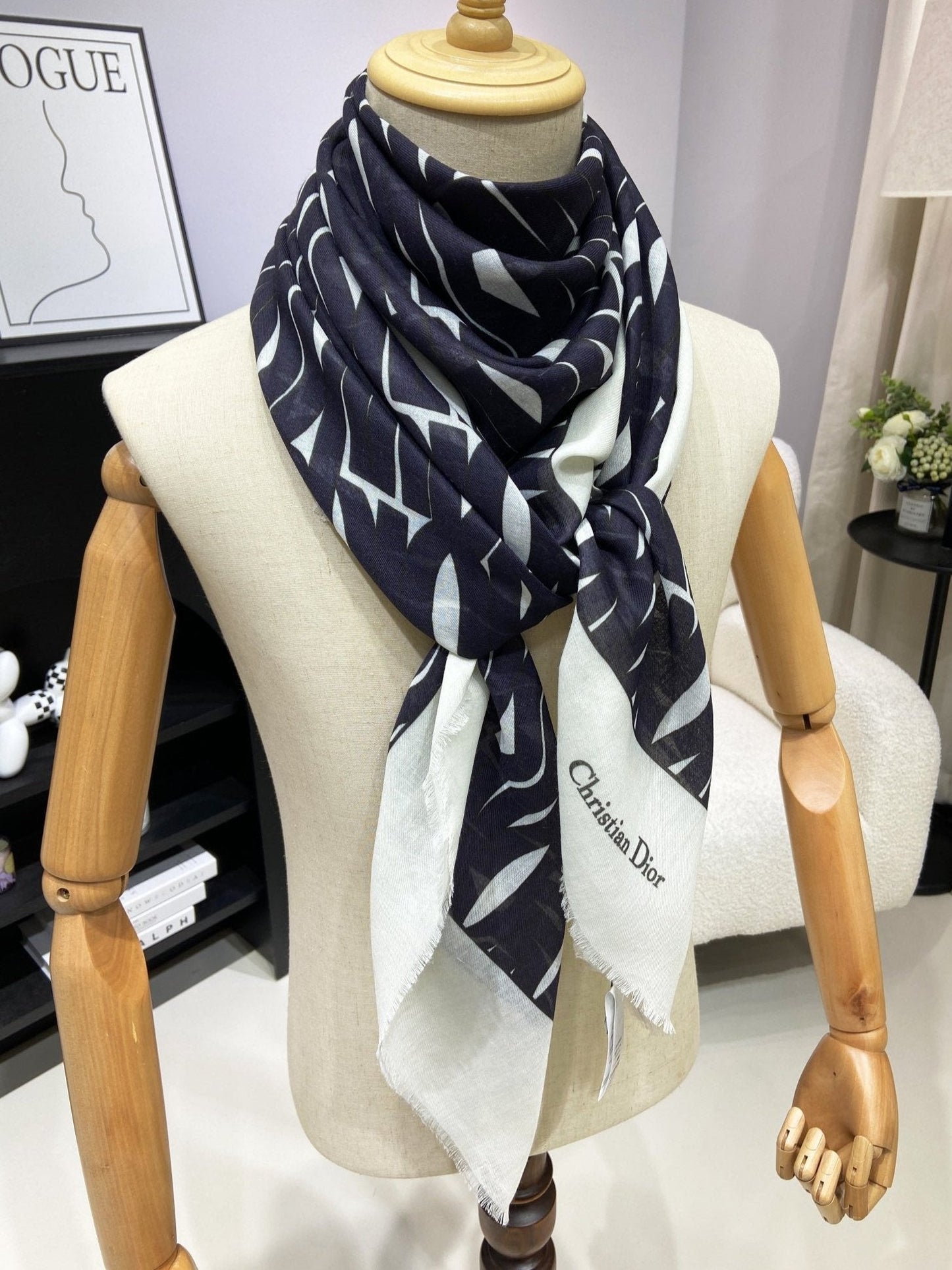 DIOR MISS DIOR ALLOVER SHAWL 140 CM IN BLACK MIX WHITE SILK CASHMERE 411629