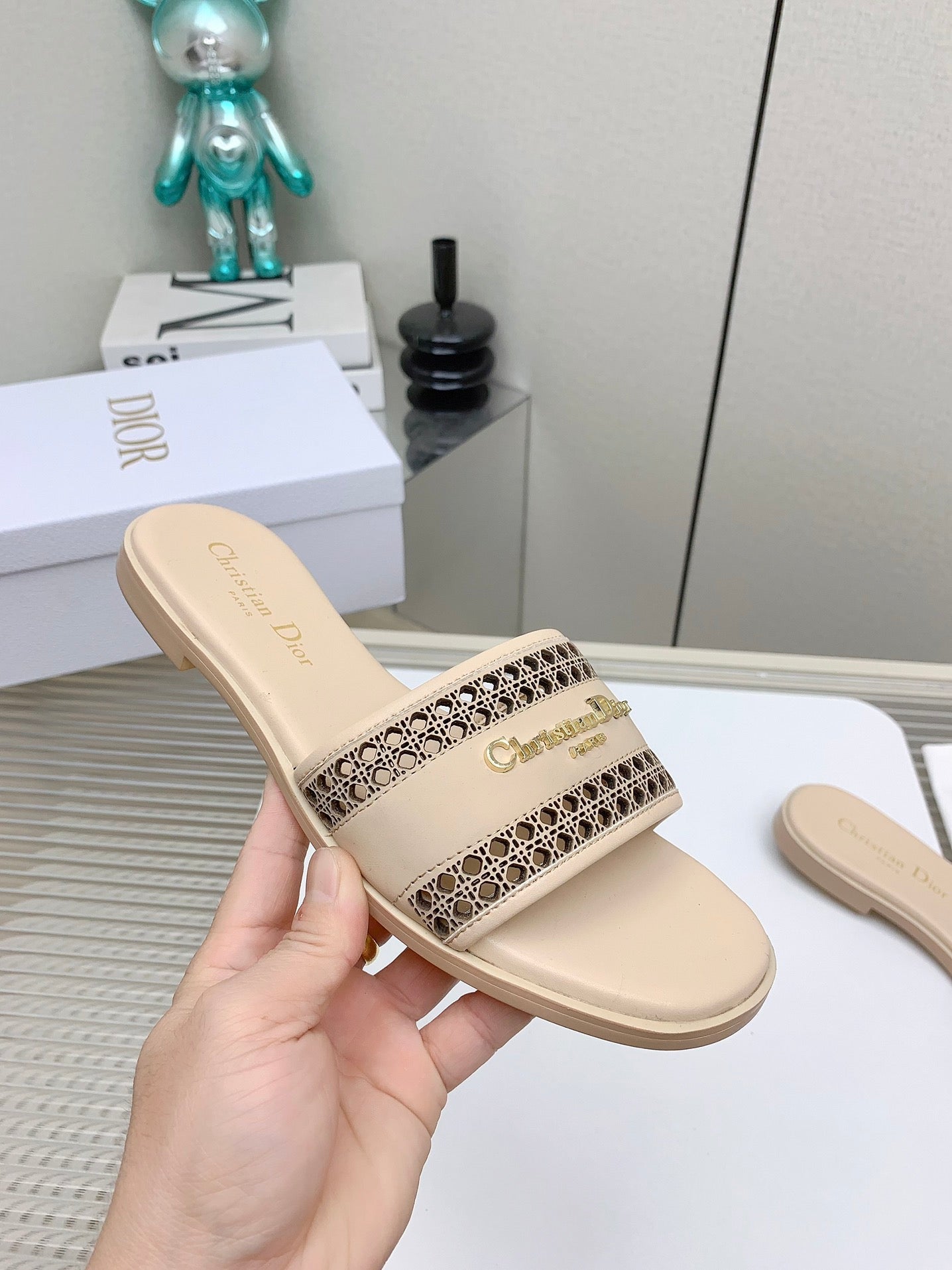 DIOR D-Lane Slide In Beige Cowhide 106275
