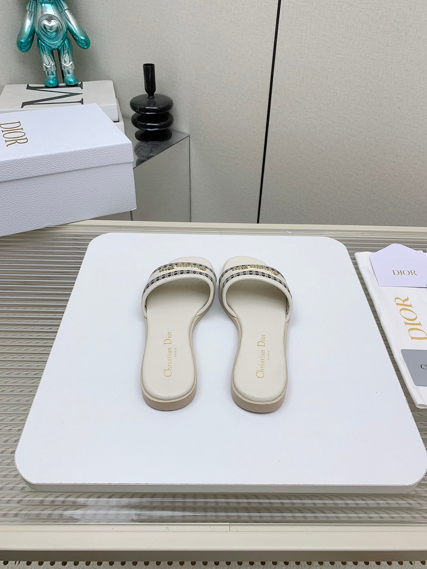 DIOR D-Lane Slide In White Cowhide 106277