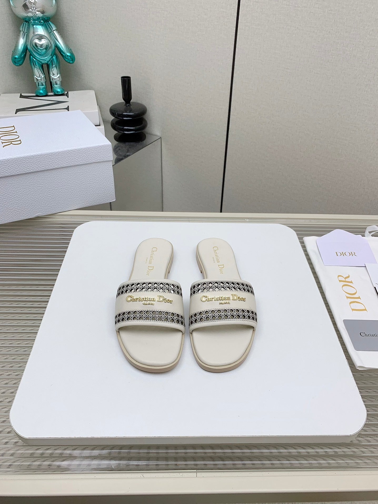 DIOR D-Lane Slide In White Cowhide 106277