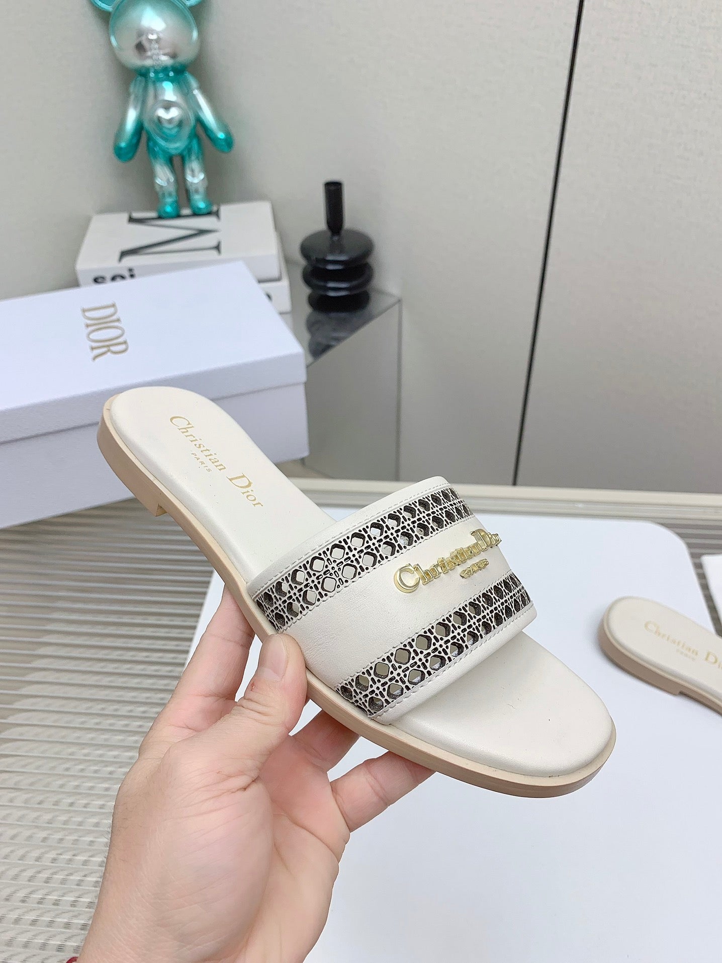 DIOR D-Lane Slide In White Cowhide 106277