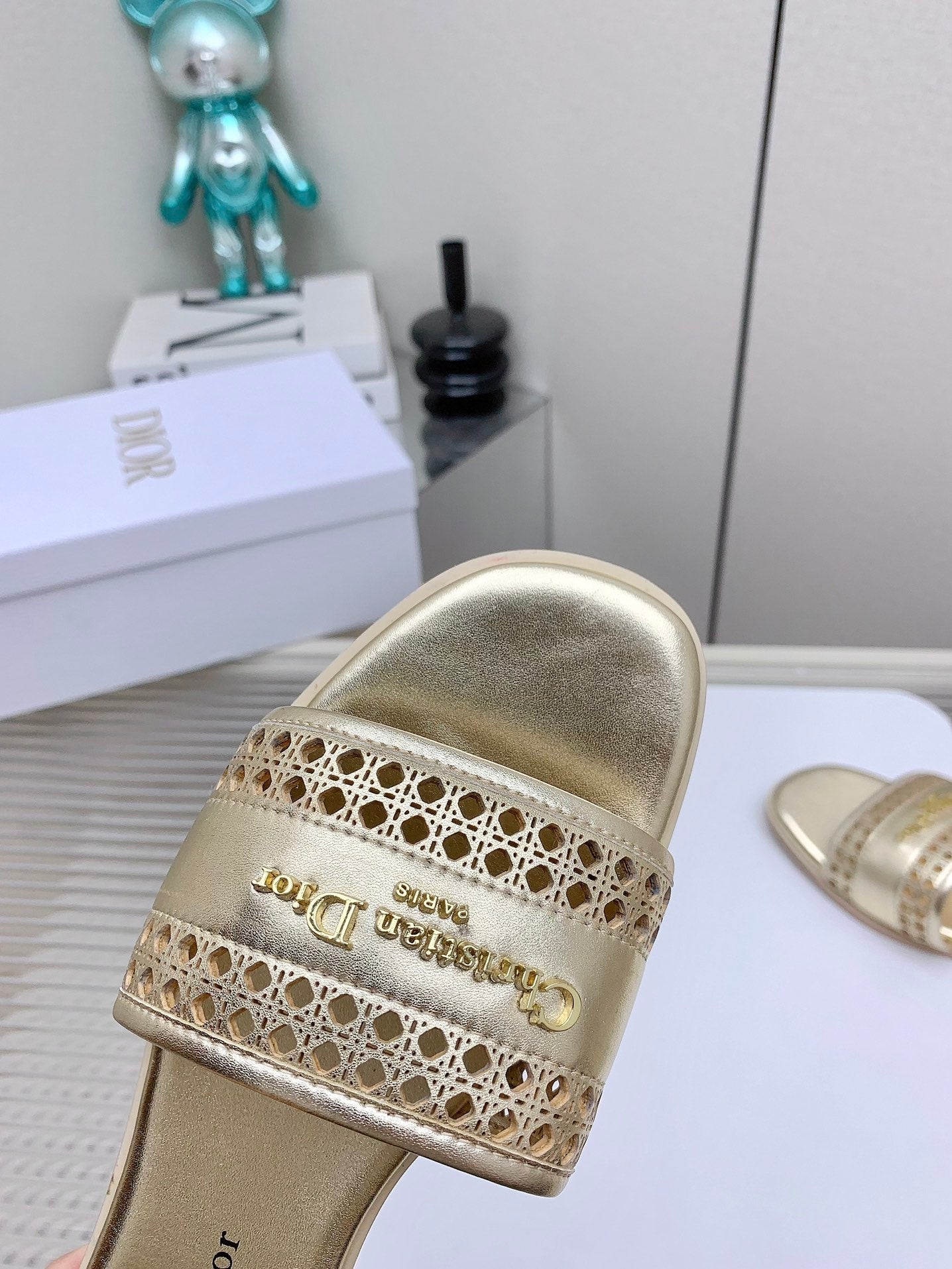 DIOR D-Lane Slide In Light Gold Cowhide 106285