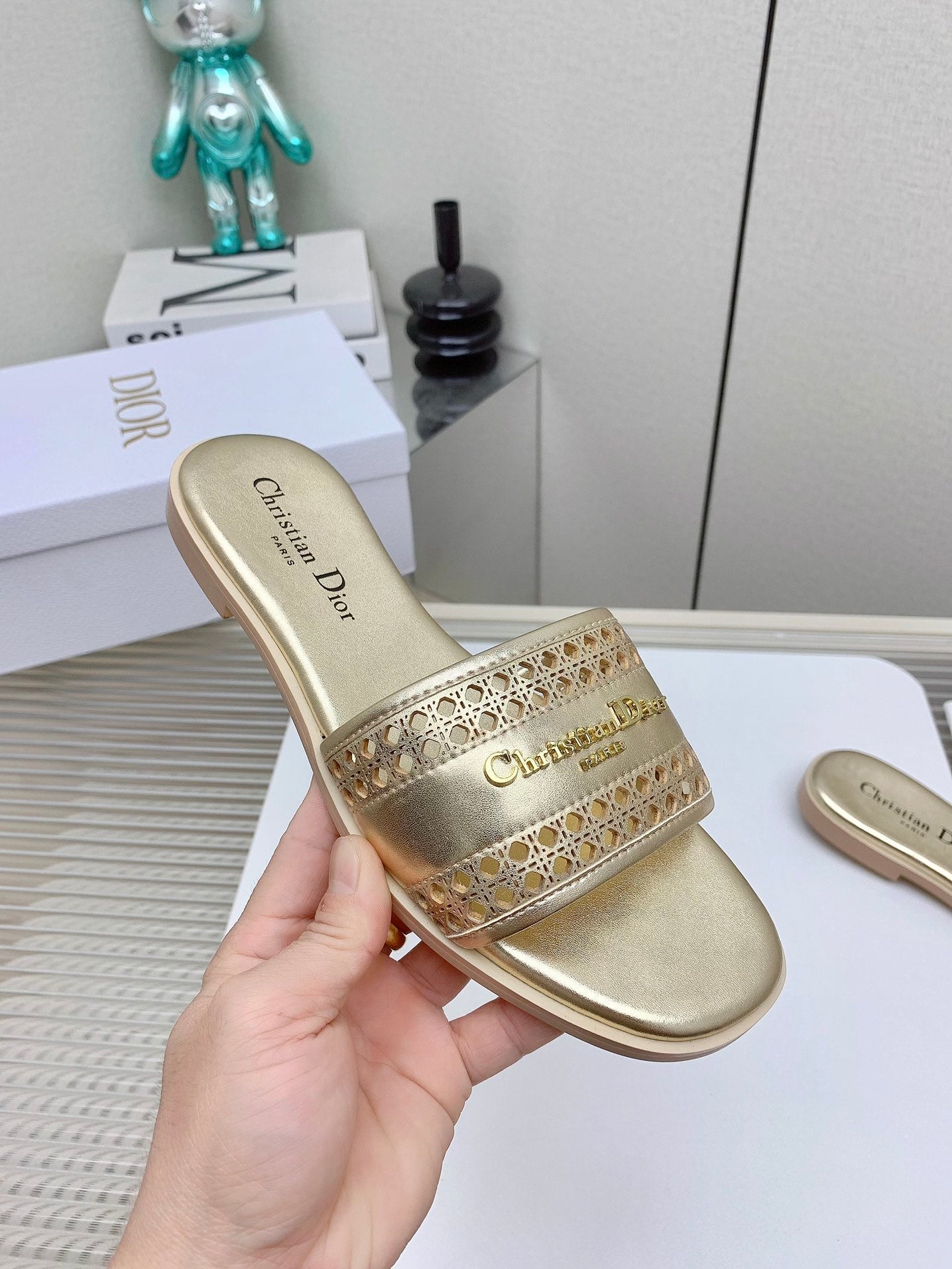 DIOR D-Lane Slide In Light Gold Cowhide 106285