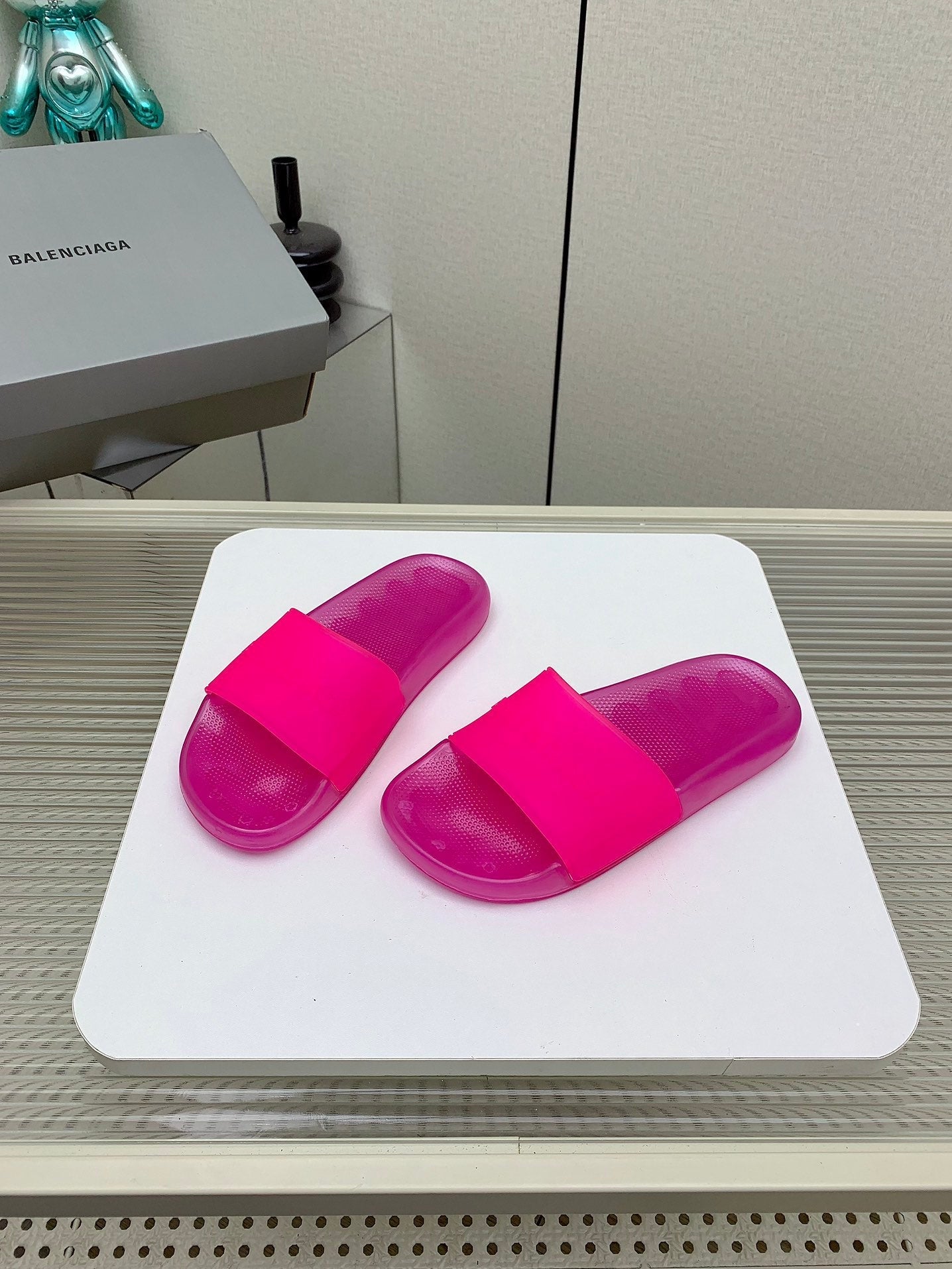Balanciaga POOL SLIDE SANDAL IN JELLY PINK RUBBER