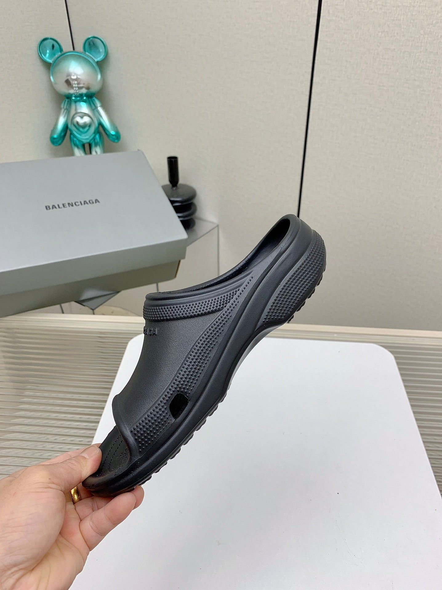 Balanciaga POOL CROCS IN BLACK RUBBER
