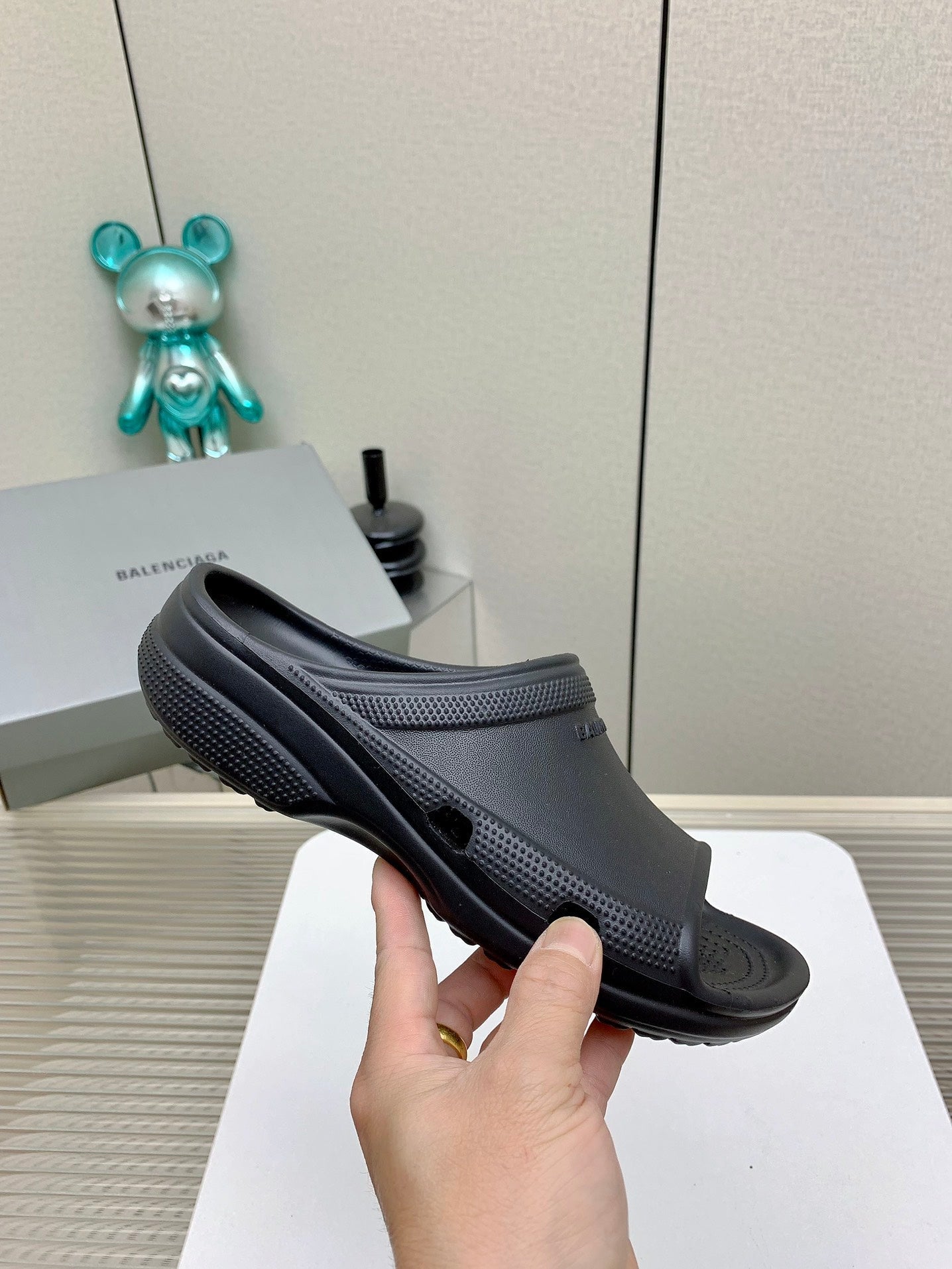 Balanciaga POOL CROCS IN BLACK RUBBER