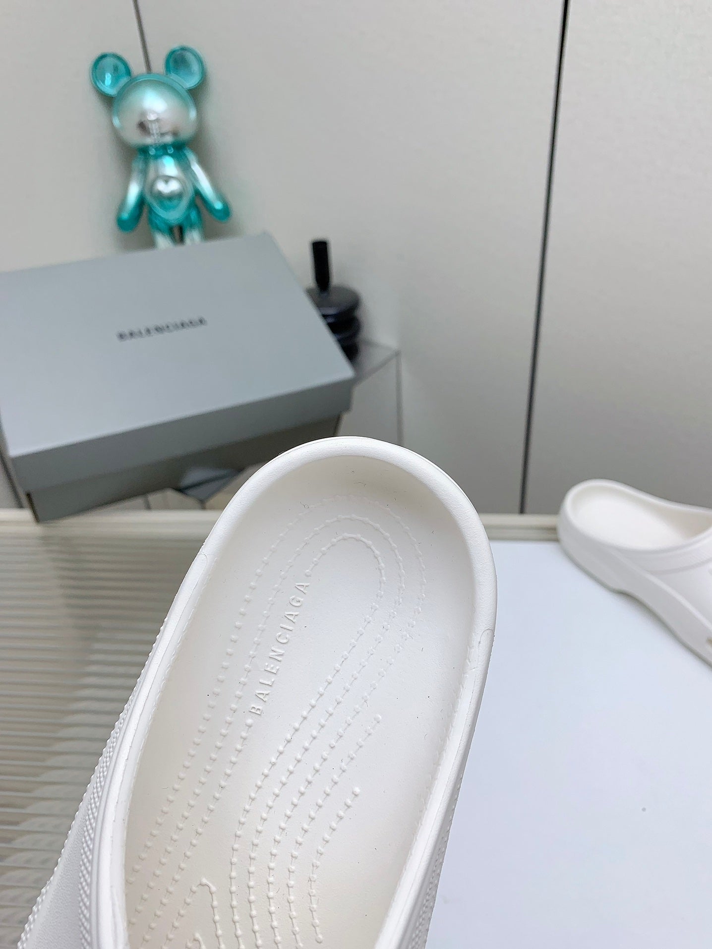 Balanciaga POOL CROCS IN WHITE RUBBER