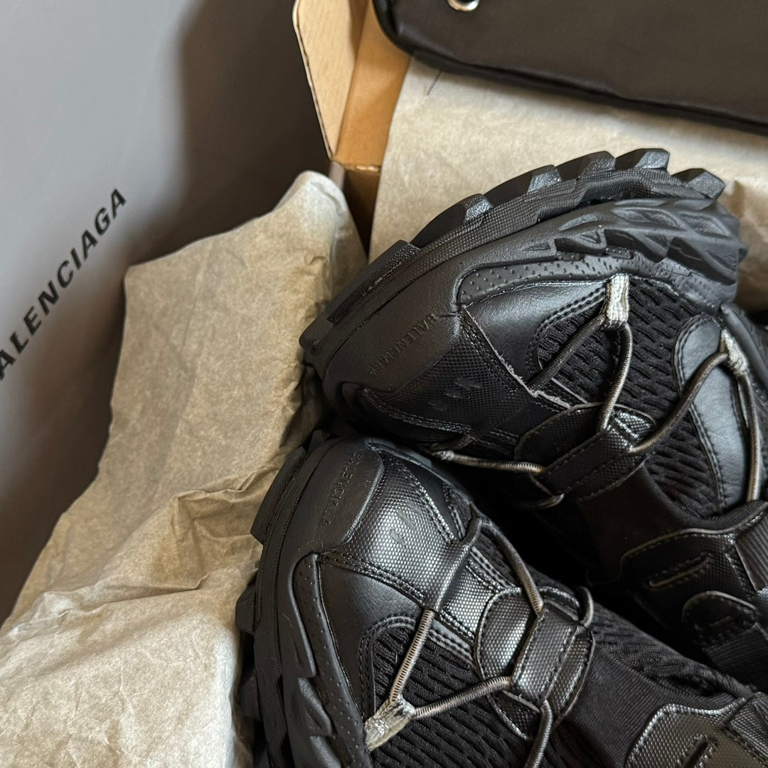 Balanciaga HIKE SNEAKER IN BLACK MESH, POLYURETHANE AND POLYESTER