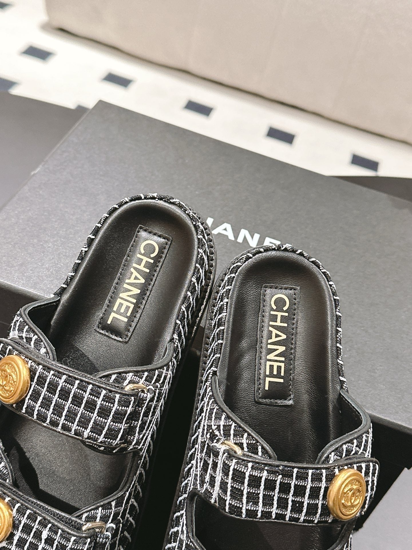 CHANEL 25 Dad Sandal Mule Black mix White Fabric 237576