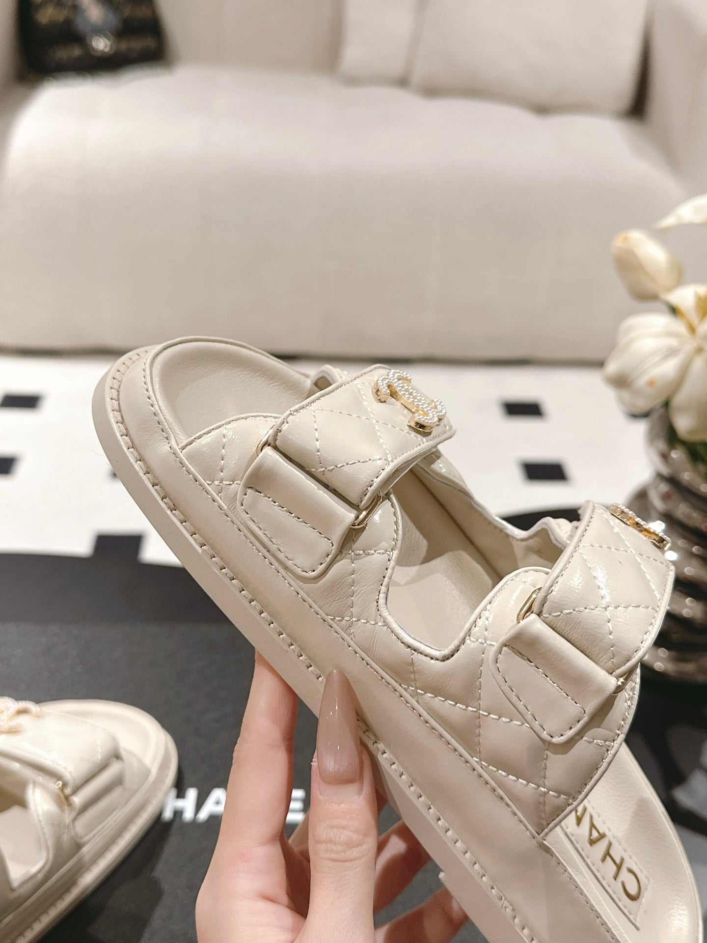 CHANEL 25 Dad Sandal Mule Beige Cream Patent Leather 237577