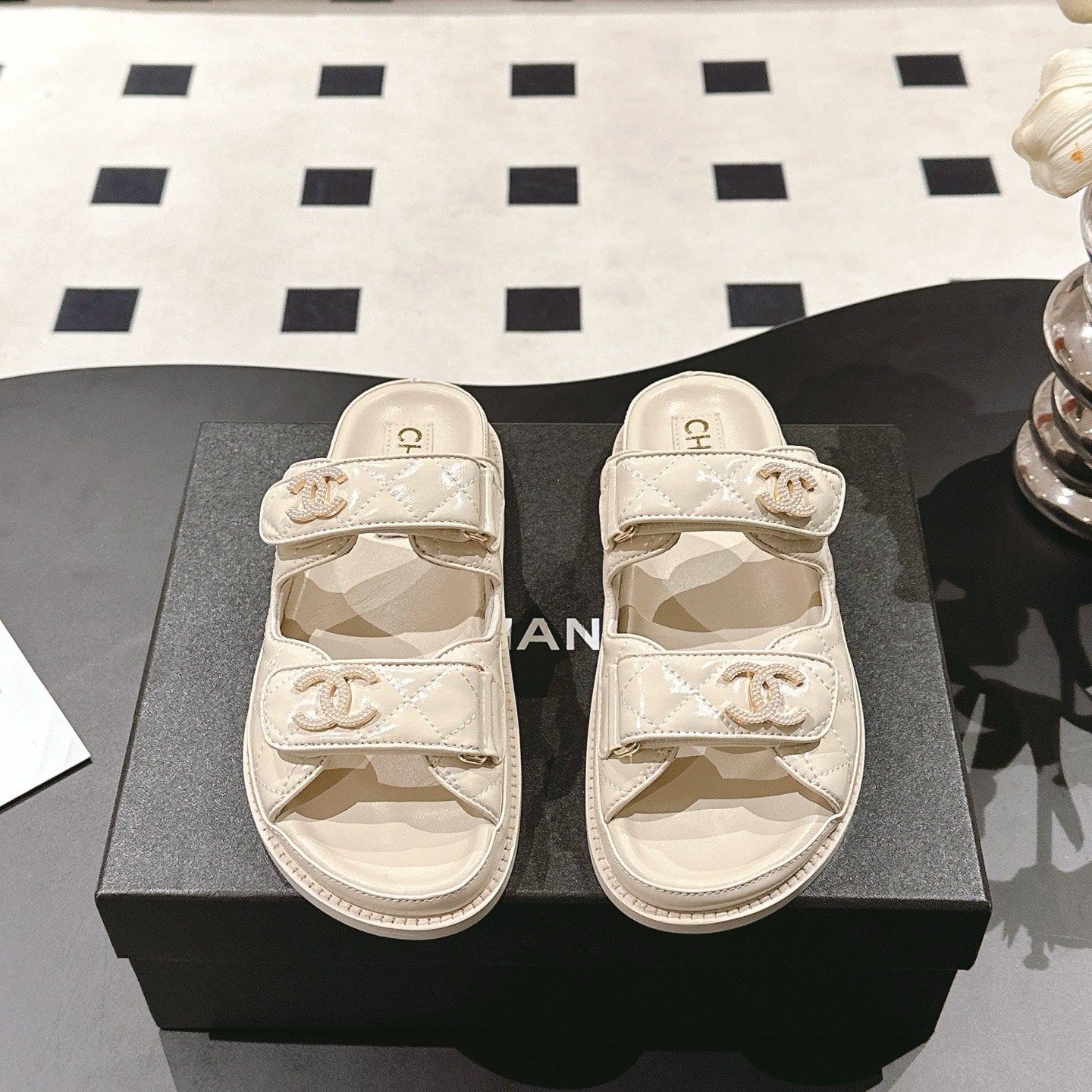 CHANEL 25 Dad Sandal Mule Beige Cream Patent Leather 237577