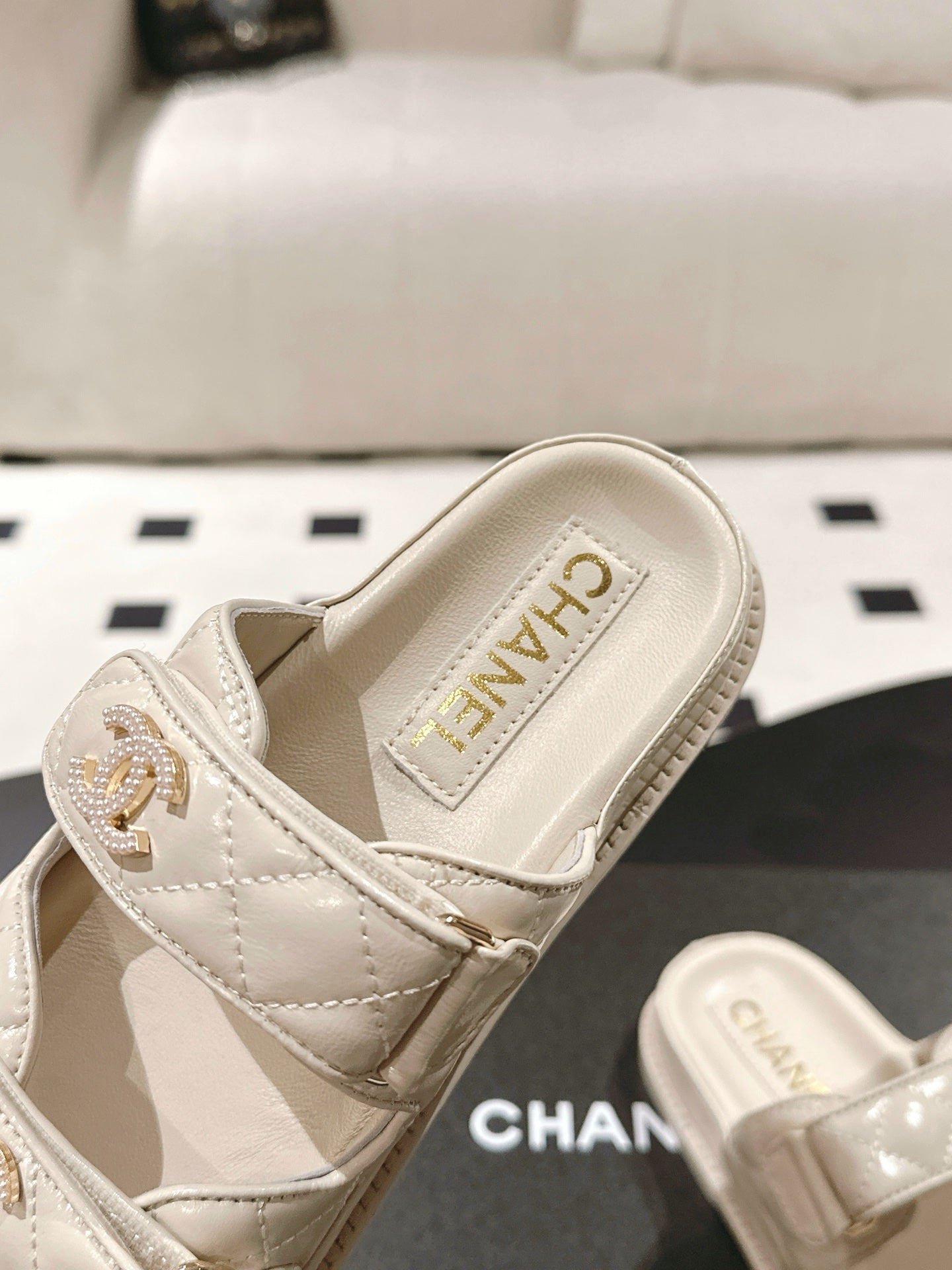 CHANEL 25 Dad Sandal Mule Beige Cream Patent Leather 237577