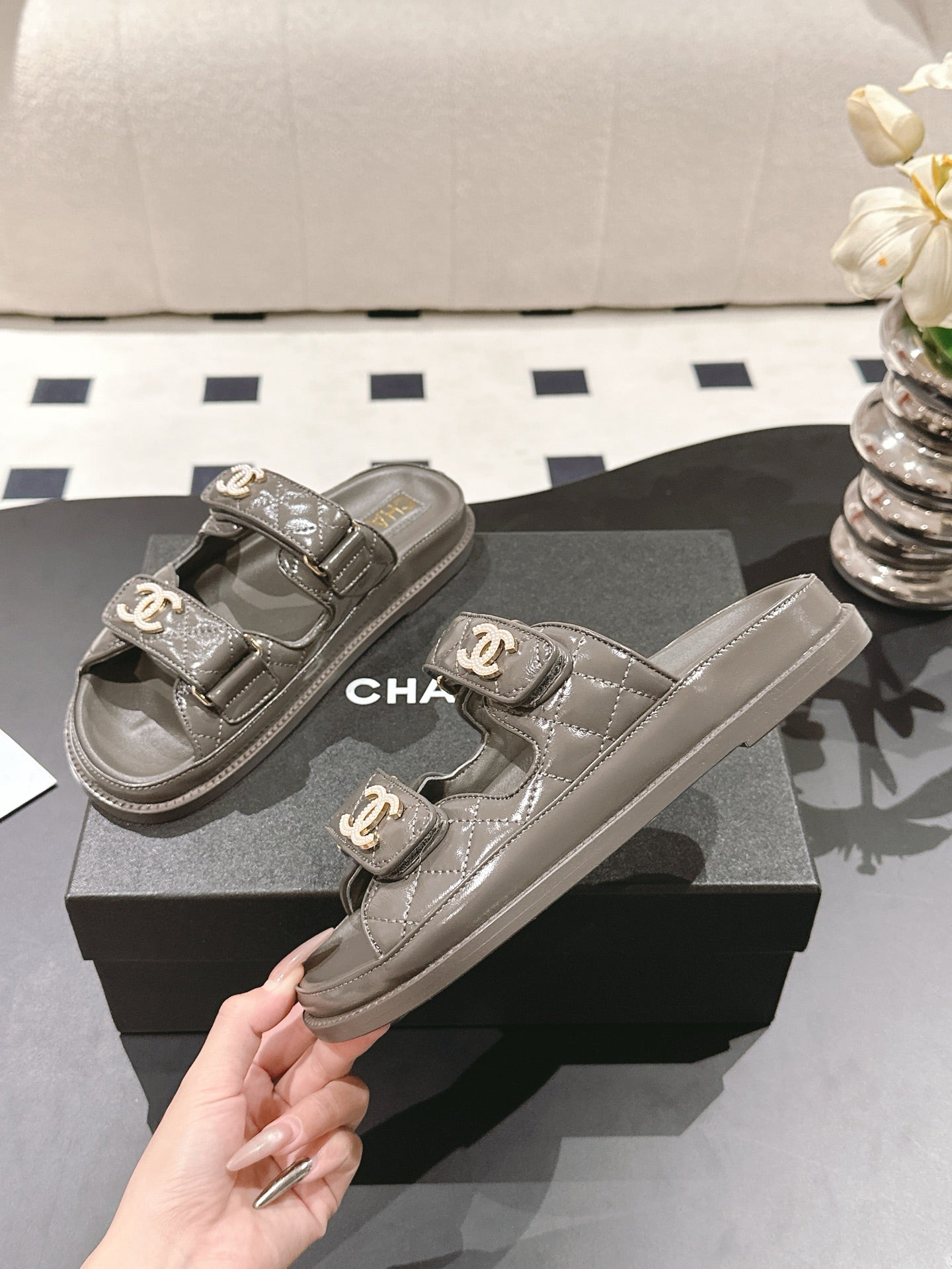 CHANEL 25 Dad Sandal Mule Jet Black Patent Leather 237581