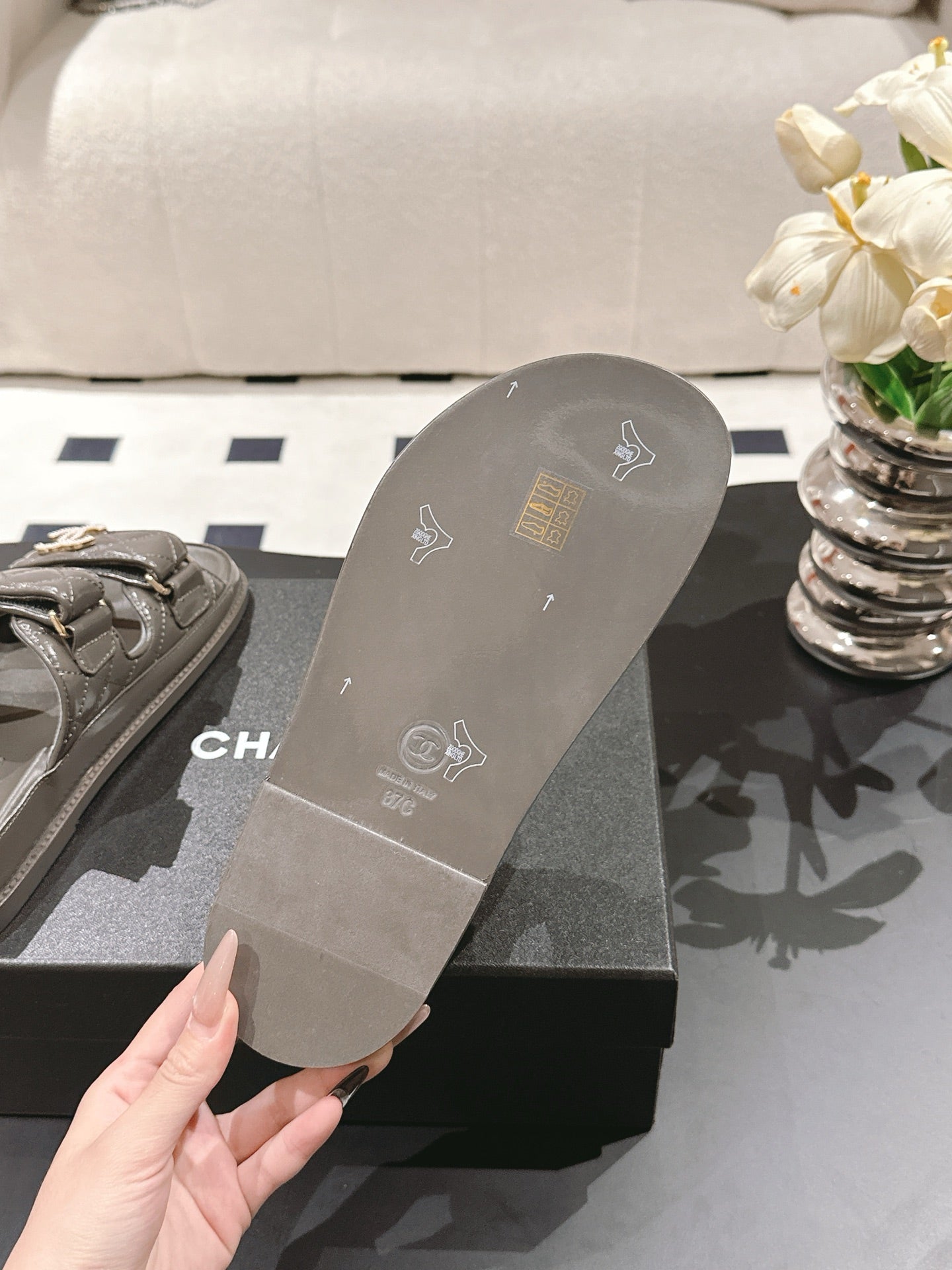 CHANEL 25 Dad Sandal Mule Jet Black Patent Leather 237581
