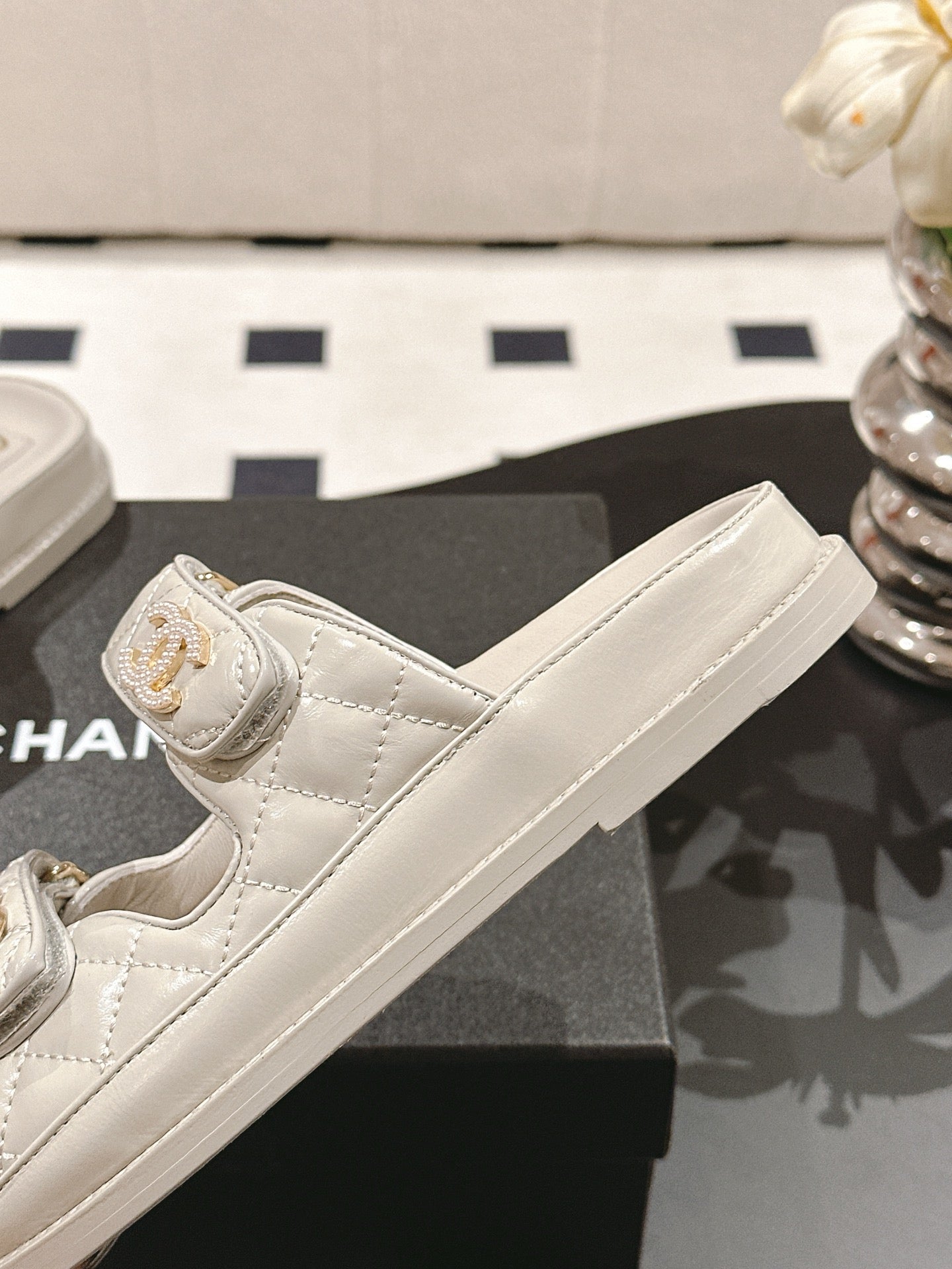 CHANEL 25 Dad Sandal Mule Beige Gray Patent Leather 237584
