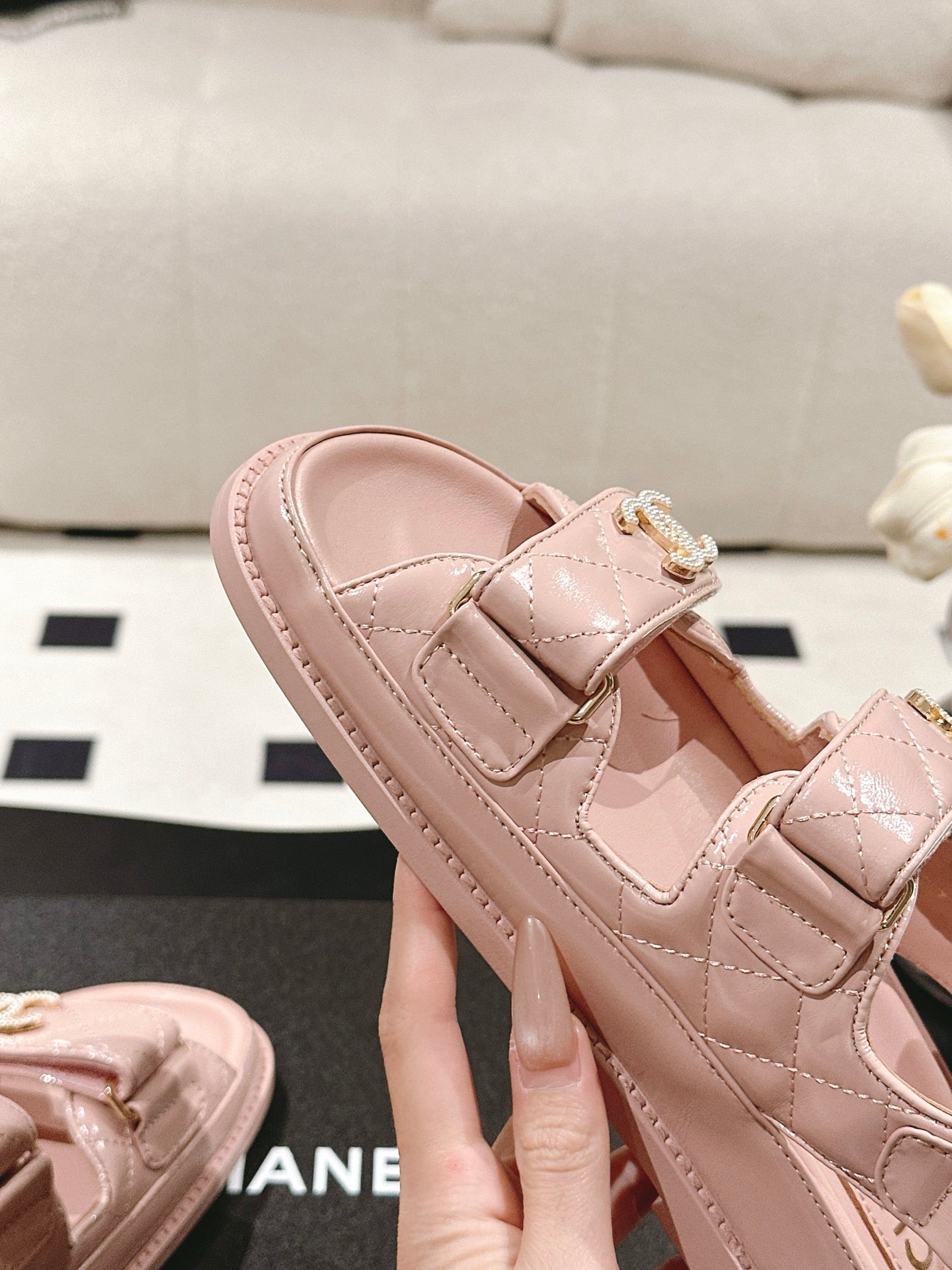 CHANEL 25 Dad Deals Sandals Pink Pastel Patent Leather 237586