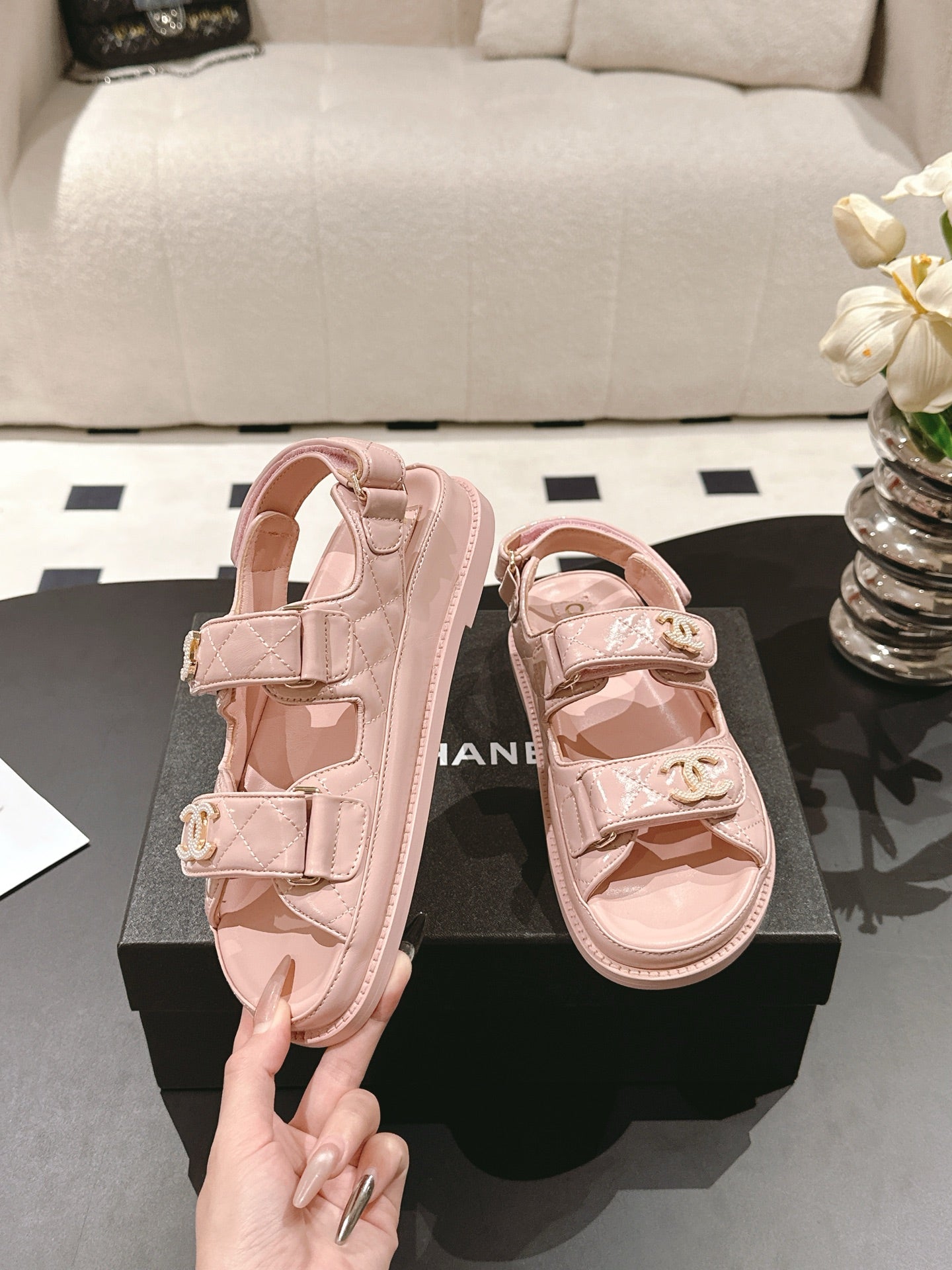 CHANEL 25 Dad Deals Sandals Pink Pastel Patent Leather 237586