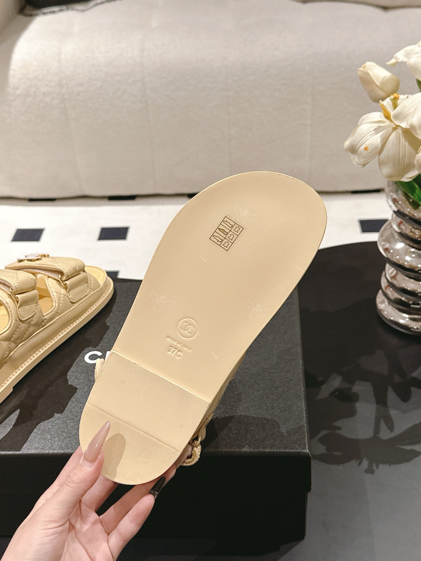 CHANEL 25 Dad Deals Sandals Yellow Pastel Patent Leather 237589