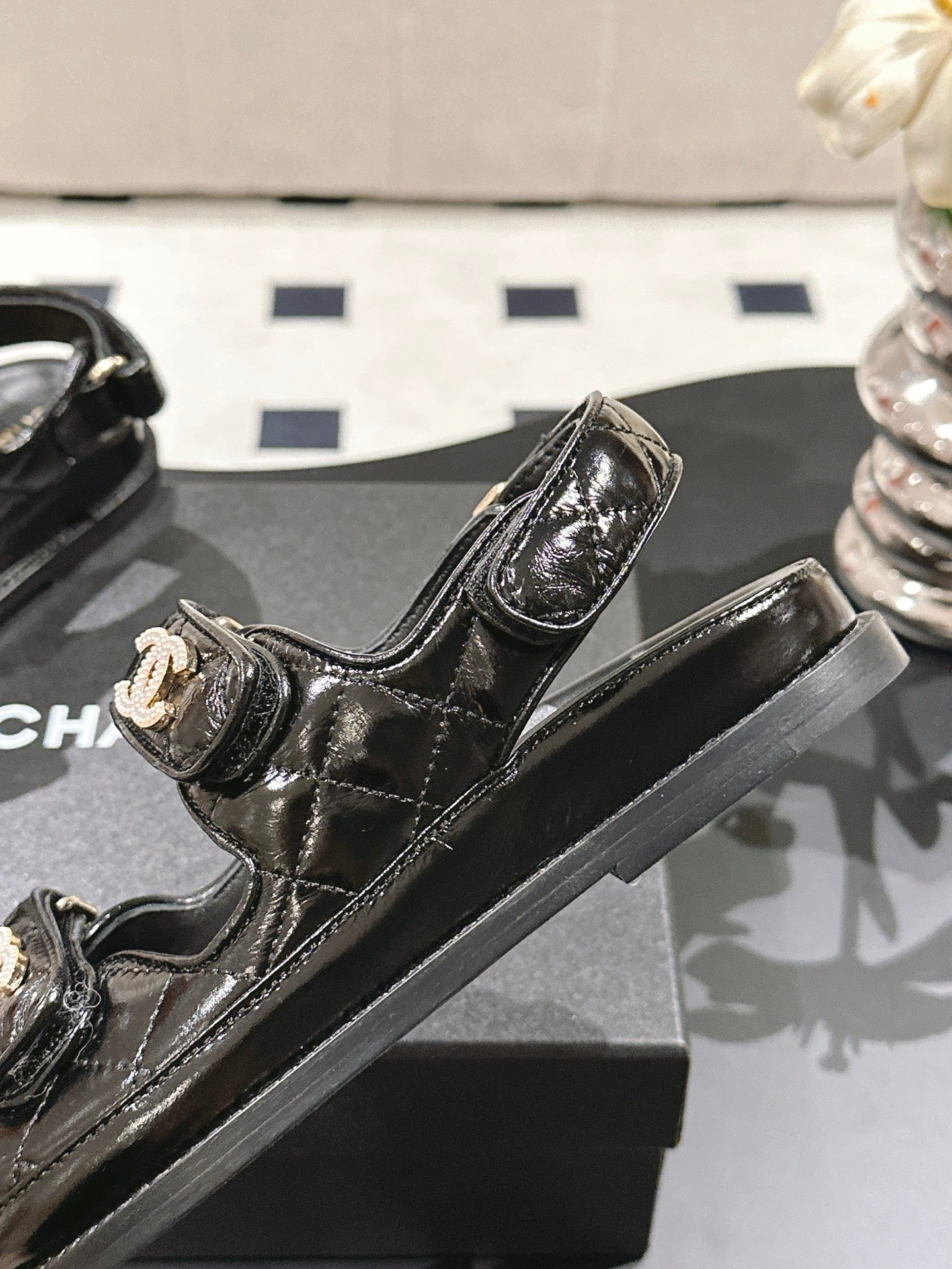 CHANEL 25 Dad Deals Sandals Black Patent Leather 237590
