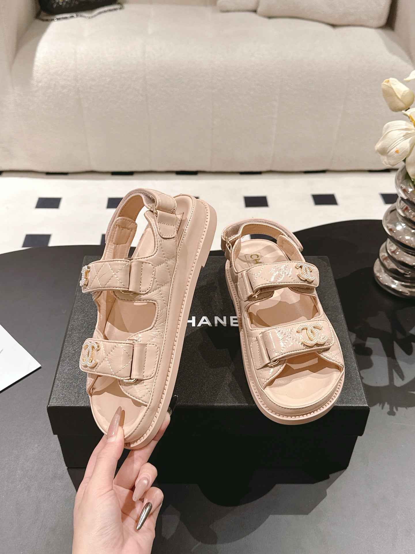 CHANEL 25 Dad Deals Sandals Putty Pink Patent Leather 237591