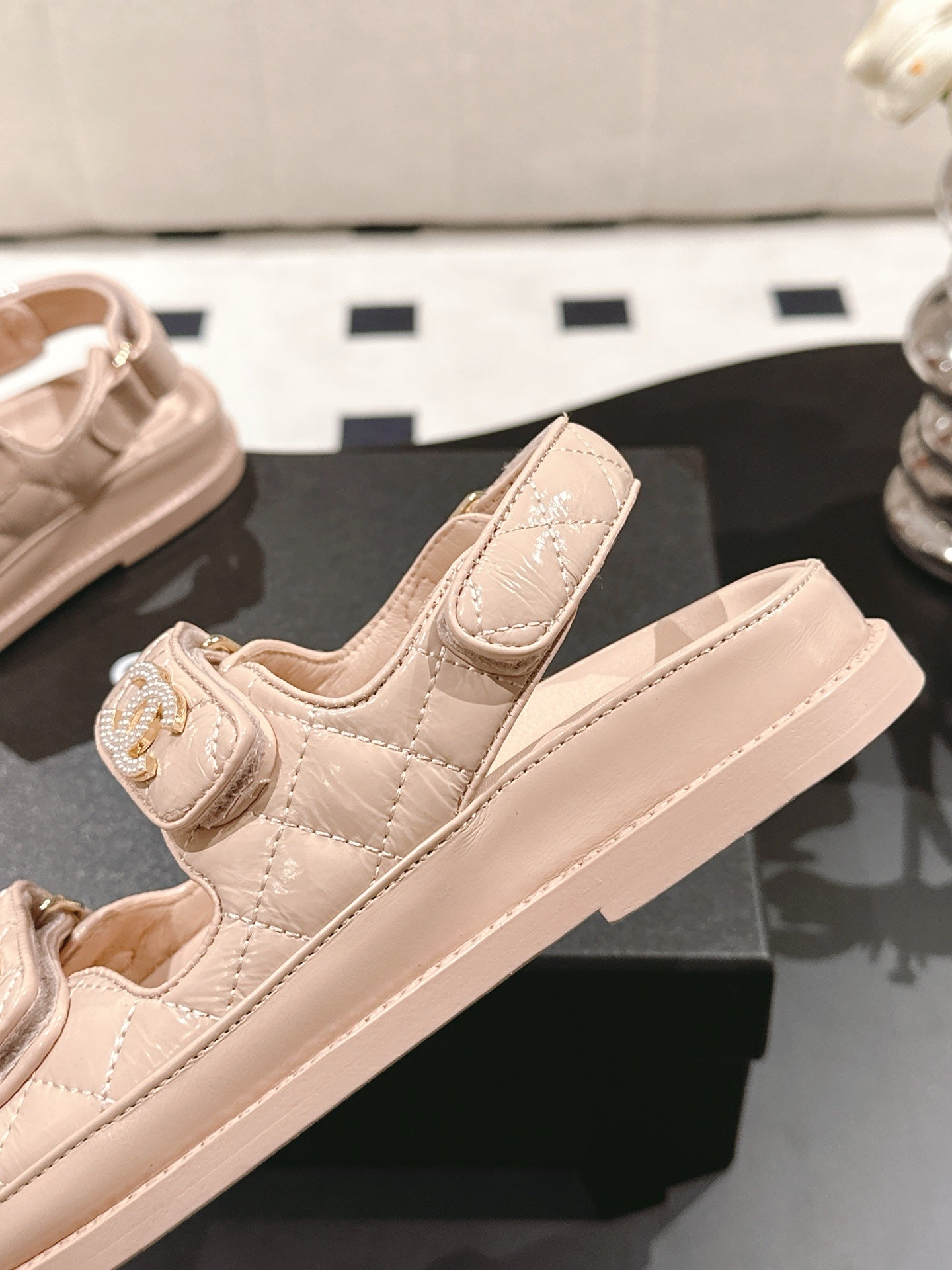 CHANEL 25 Dad Deals Sandals Putty Pink Patent Leather 237591