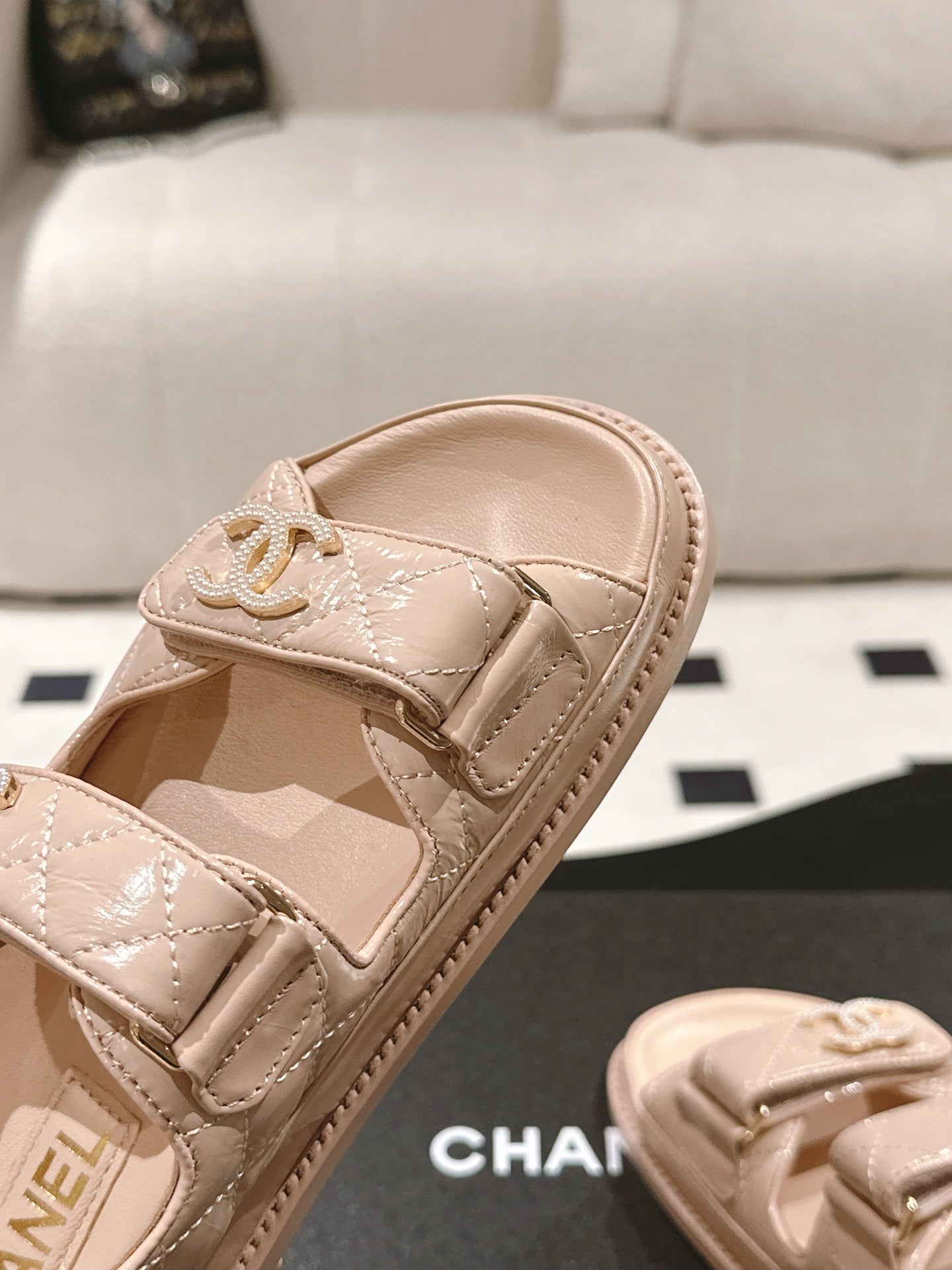 CHANEL 25 Dad Deals Sandals Putty Pink Patent Leather 237591