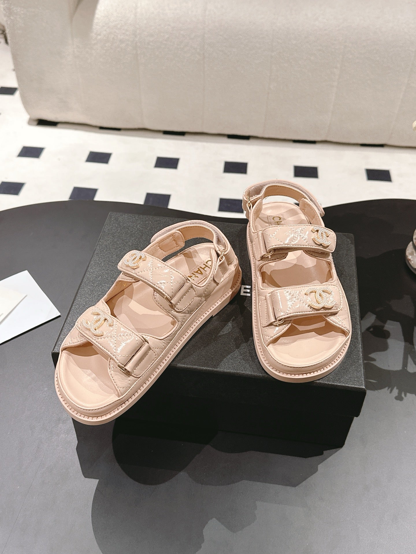 CHANEL 25 Dad Deals Sandals Putty Pink Patent Leather 237591