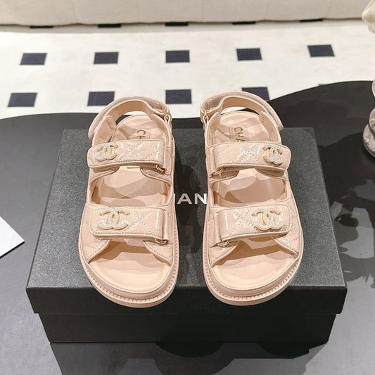 CHANEL 25 Dad Deals Sandals Putty Pink Patent Leather 237591