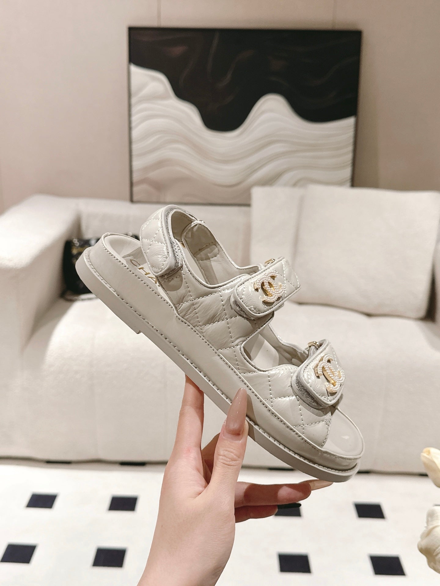 CHANEL 25 Dad Deals Sandals Beige Gray Patent Leather 237592