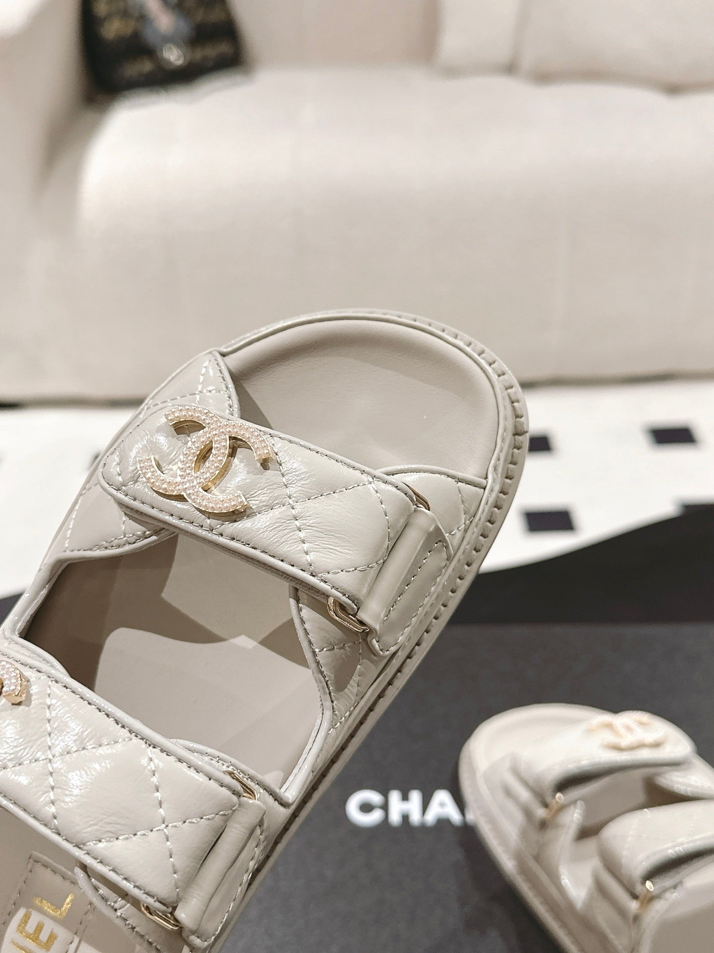 CHANEL 25 Dad Deals Sandals Beige Gray Patent Leather 237592