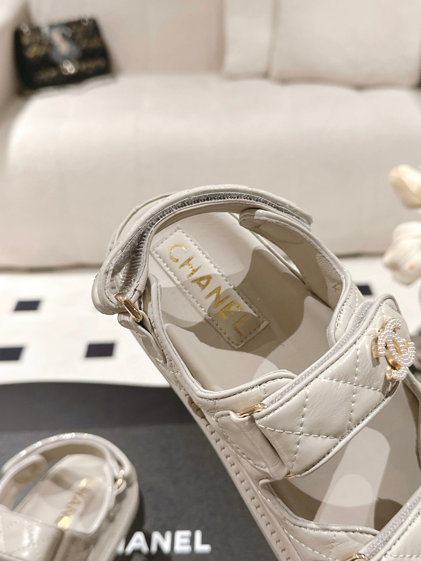 CHANEL 25 Dad Deals Sandals Beige Gray Patent Leather 237592