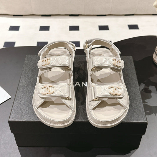 CHANEL 25 Dad Deals Sandals Beige Gray Patent Leather 237592
