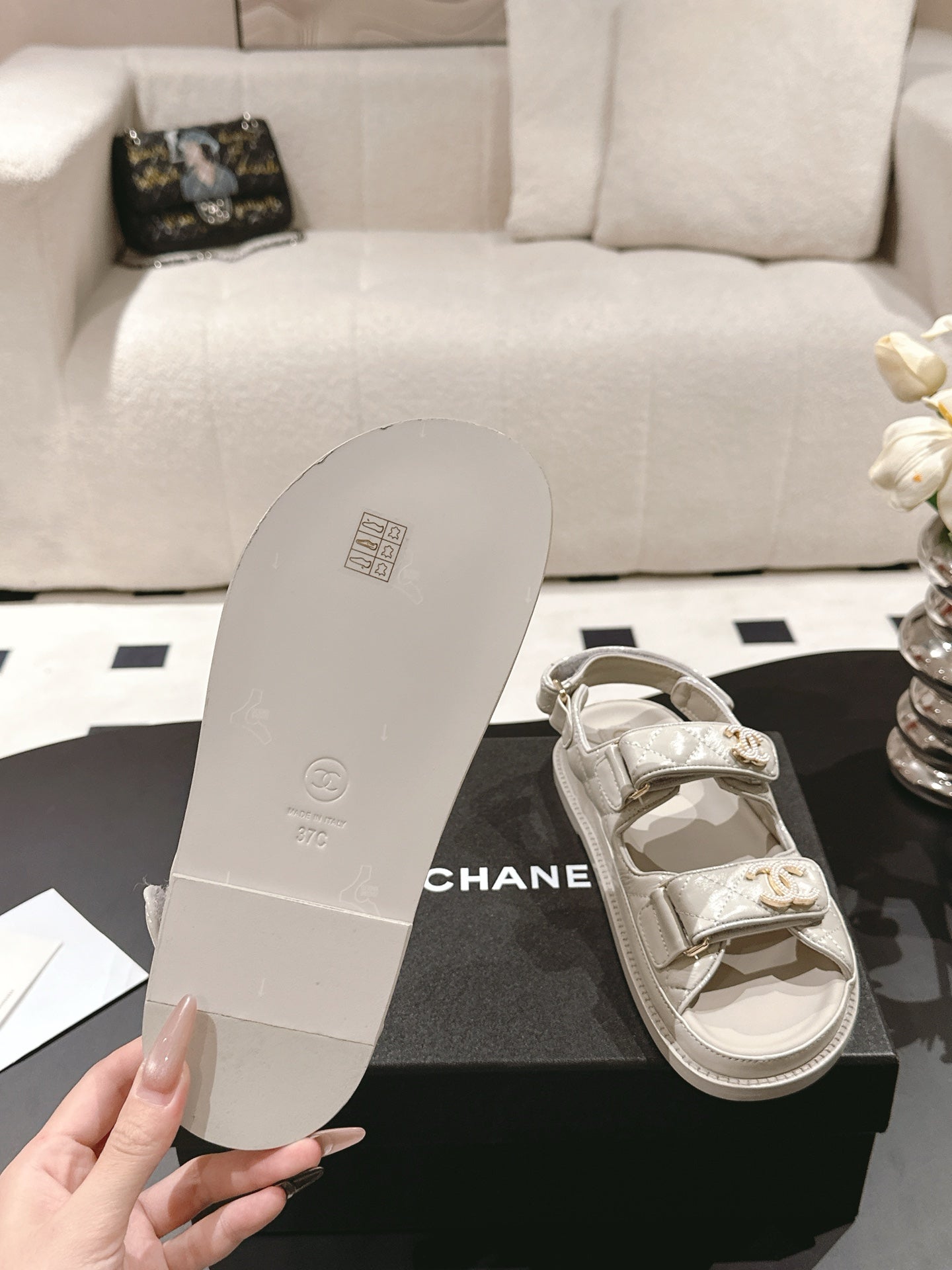 CHANEL 25 Dad Deals Sandals Beige Gray Patent Leather 237592