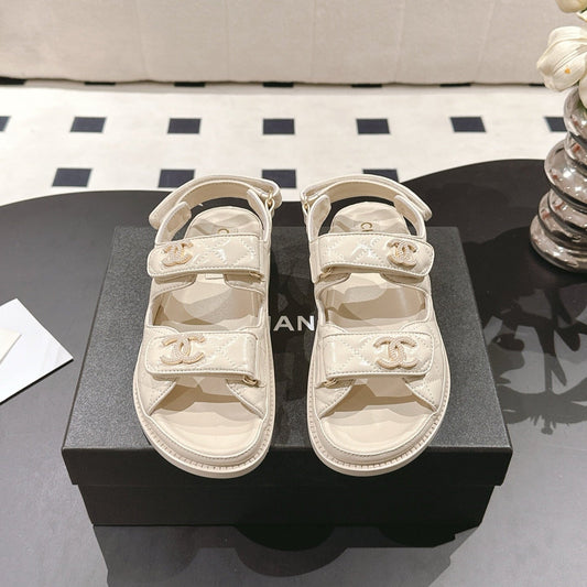 CHANEL 25 Dad Deals Sandals Beige Cream Patent Leather 237593