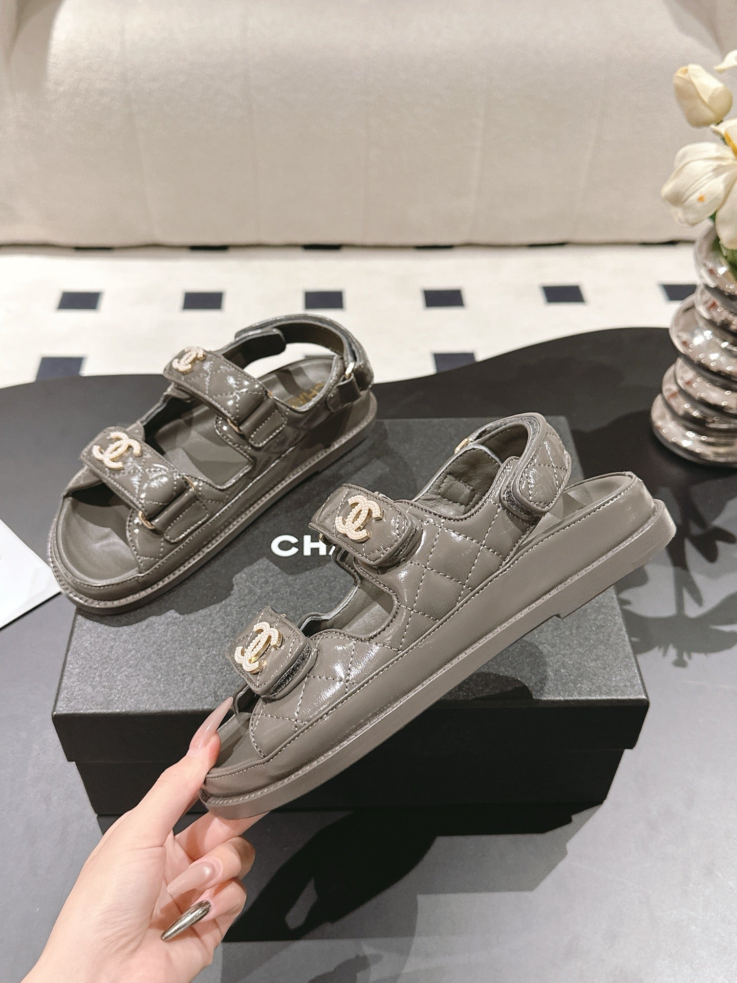 CHANEL 25 Dad Deals Sandals Jet Black Patent Leather 237594