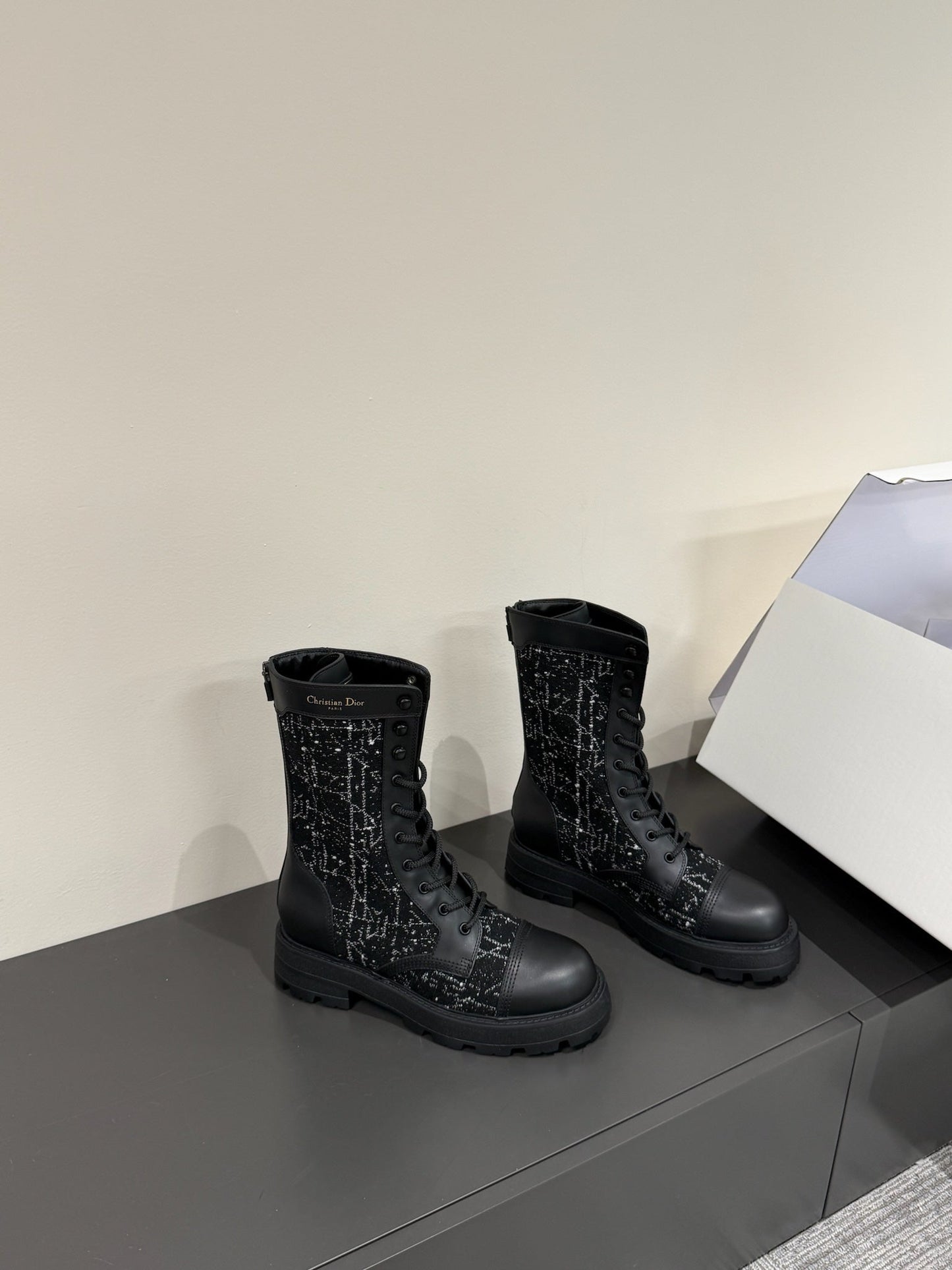 DIOR D-Unit Ankle Boot In Black Tweed And Cowhide 109609