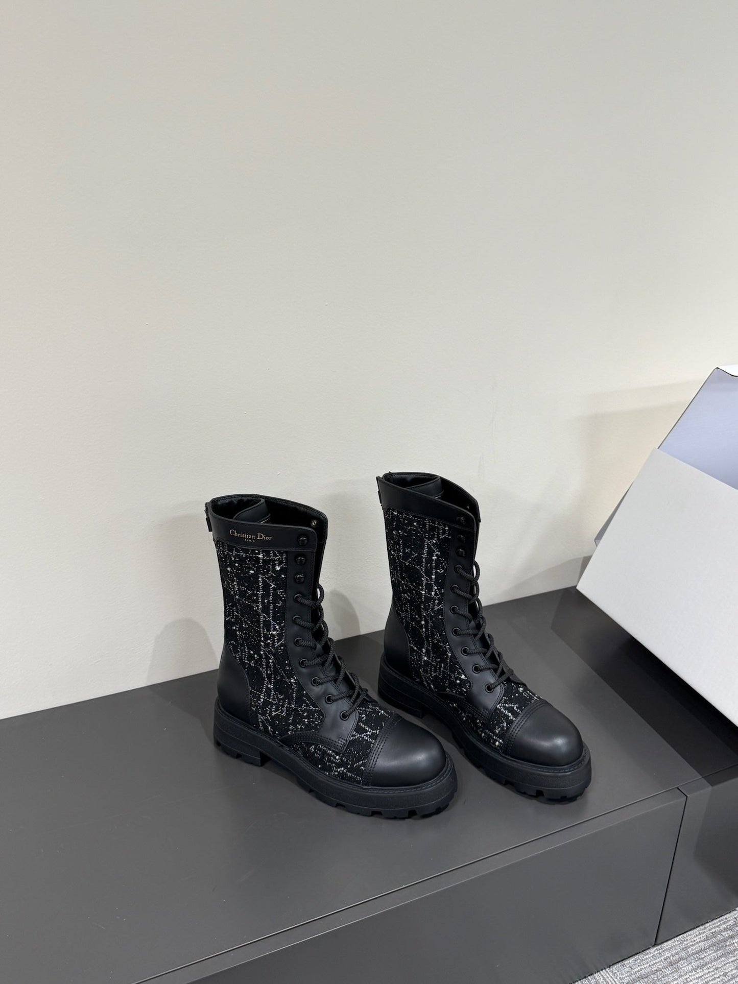 DIOR D-Unit Ankle Boot In Black Tweed And Cowhide 109609