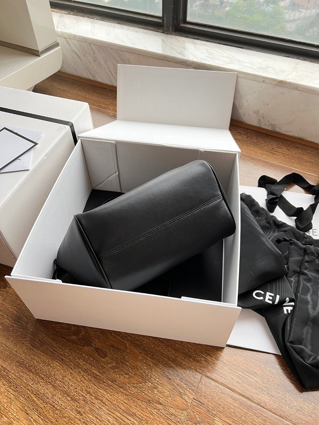 Celine SMALL CABAS DRAWSTRING CUIR TRIOMPHE 22 BLACK CALFSKIN